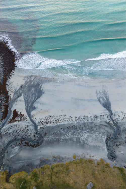 Coastal Harmony – Küstenlandschaft aus der Luft