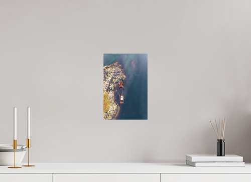 Coastal Relic – Küstenlandschaft aus der Luft als Wandbild, 20 × 30 cm, Fine-Art Matt