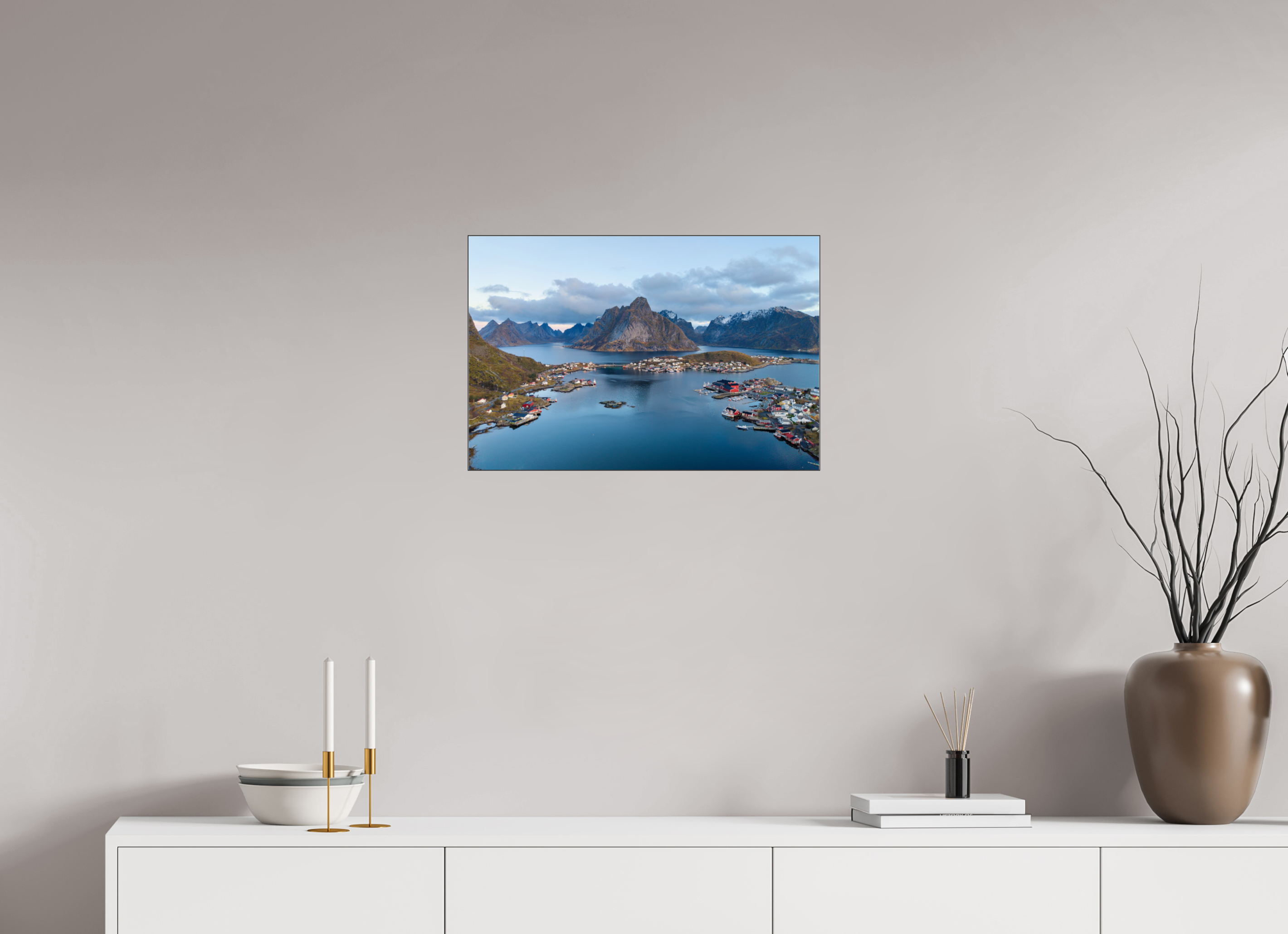 60 x 40 cm, Foto-Abzug hinter Acrylglas glänzend Between Sea and Peaks